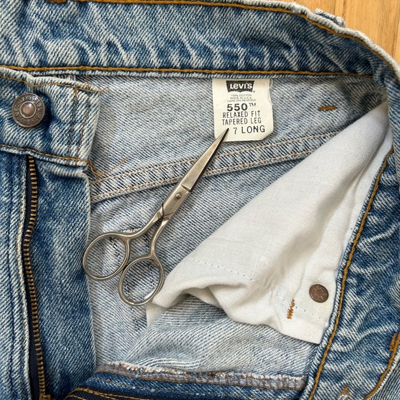 Vintage Levi’s 550 Relaxed Fit Tapered Leg USA 100% Cotton Blue Lt Wash 6 or 26 - Picture 6 of 10
